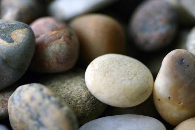 stones-1523693-1279x852